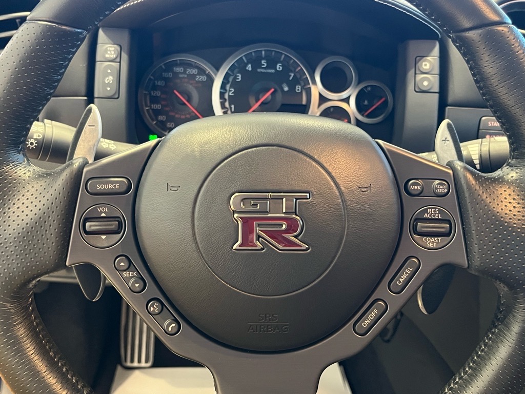 NissanGT-R22