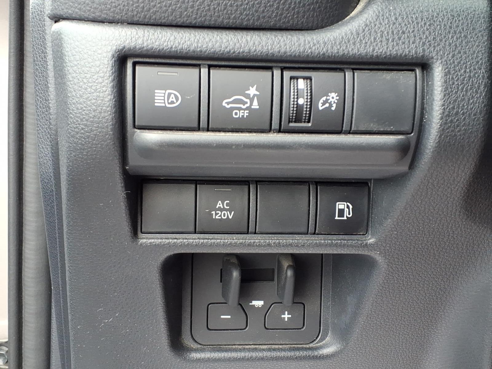 ToyotaLand Cruiser24