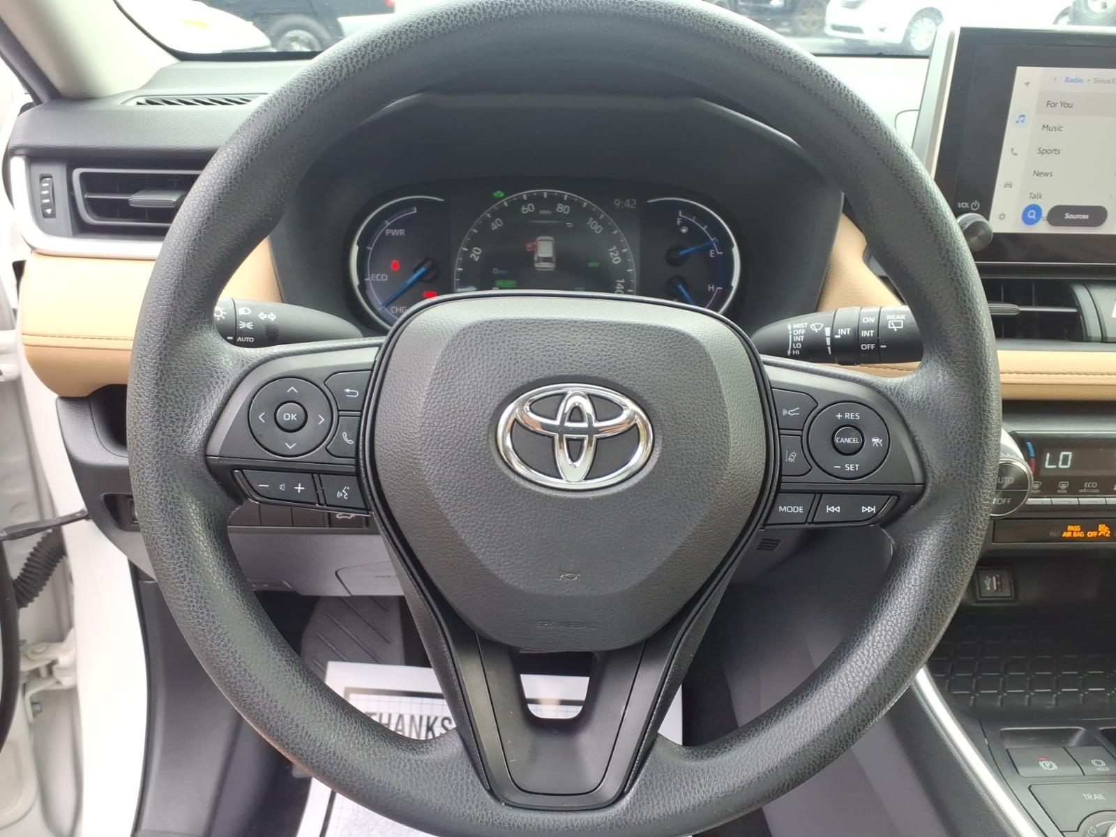 ToyotaRAV4 Hybrid24