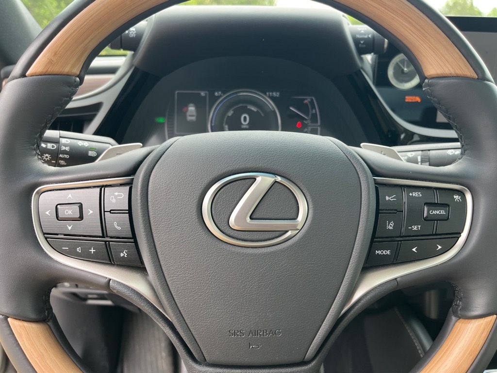 LexusES 300h24