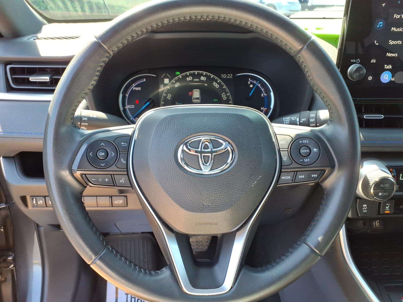 ToyotaRAV4 Hybrid25