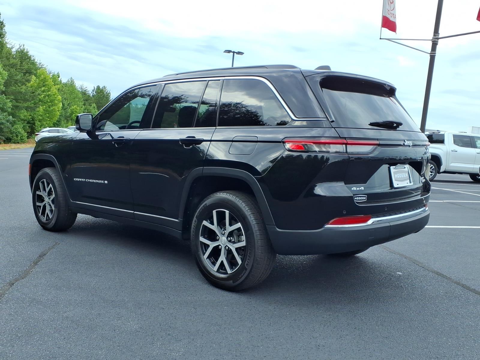 JeepGrand Cherokee3
