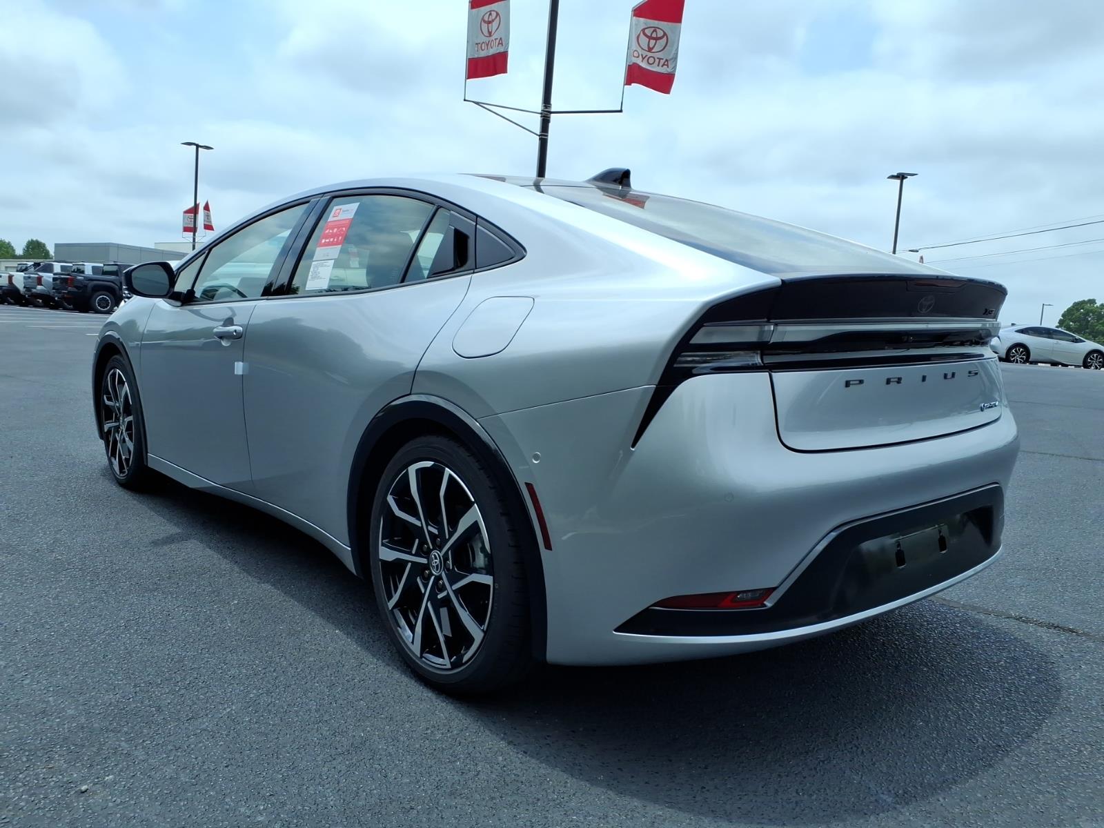 ToyotaPrius Plug-in Hybrid3