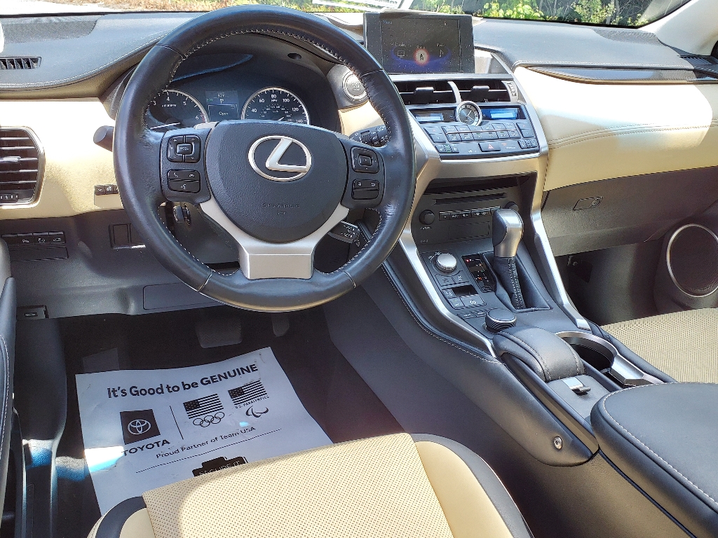 LexusNX 200t4