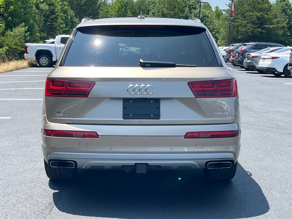 AudiQ76