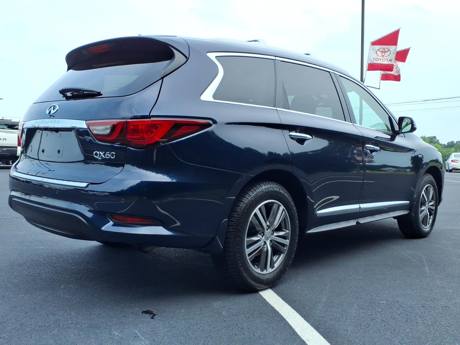 INFINITIQX607