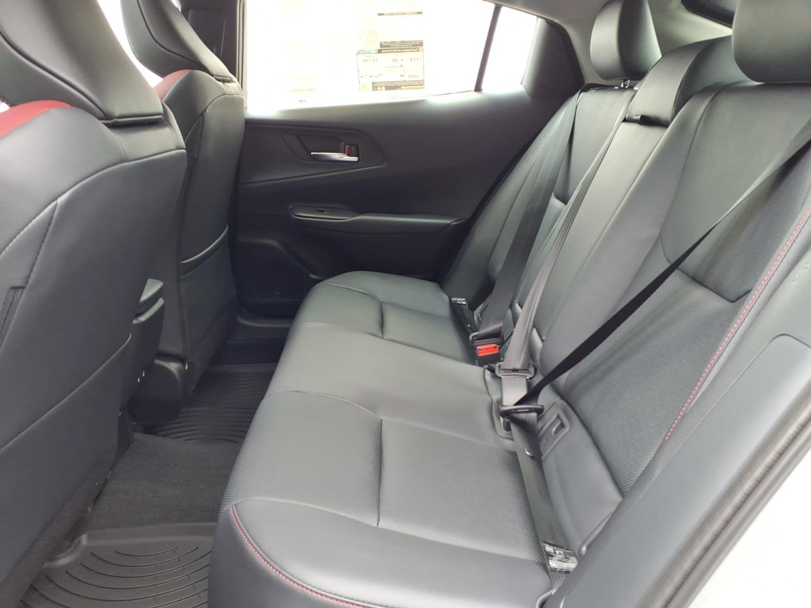 ToyotaPrius Plug-in Hybrid7