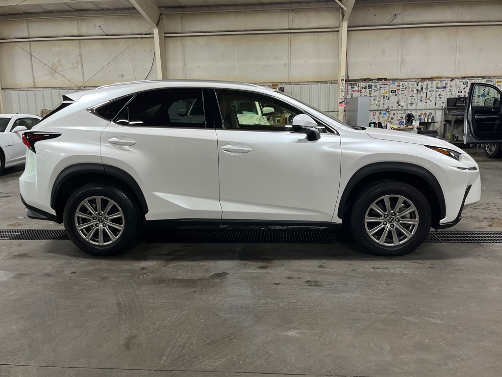 LexusNX 3008