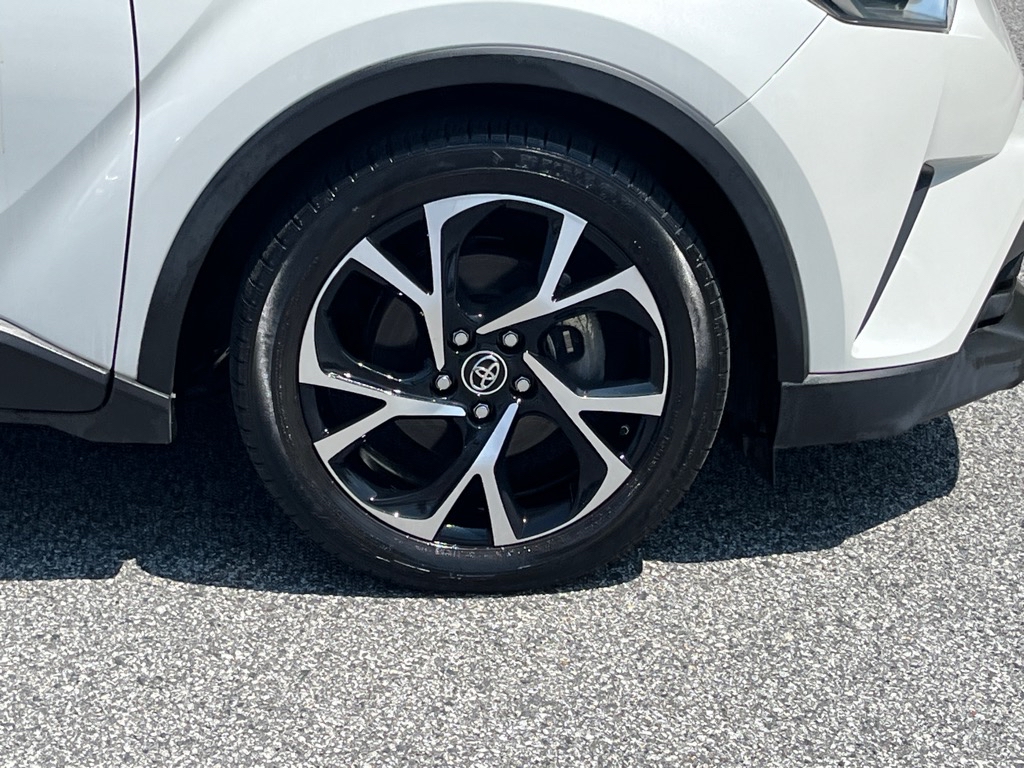 ToyotaC-HR9