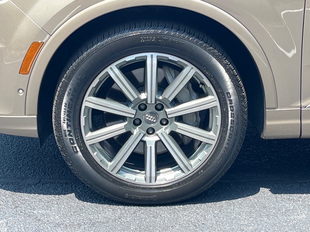 AudiQ79