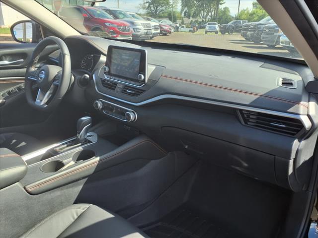 2022 Nissan Altima 2.0 SR