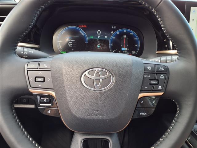 2025 Toyota Crown Signia XLE