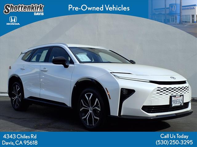 2025 Toyota Crown Signia XLE