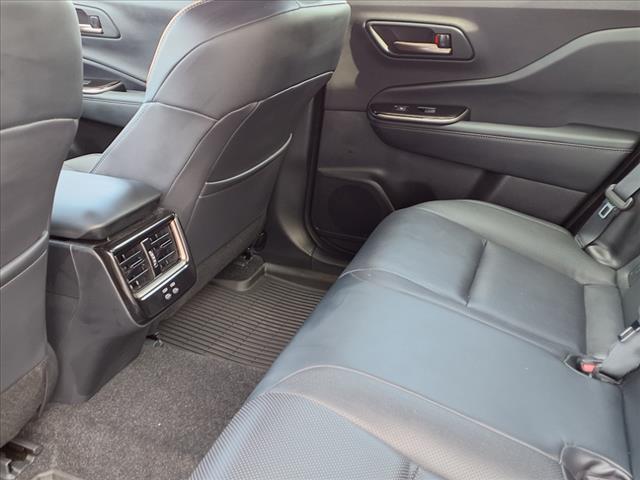2025 Toyota Crown Signia XLE