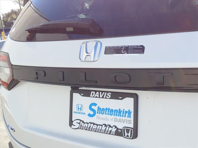 2025 Honda Pilot Elite