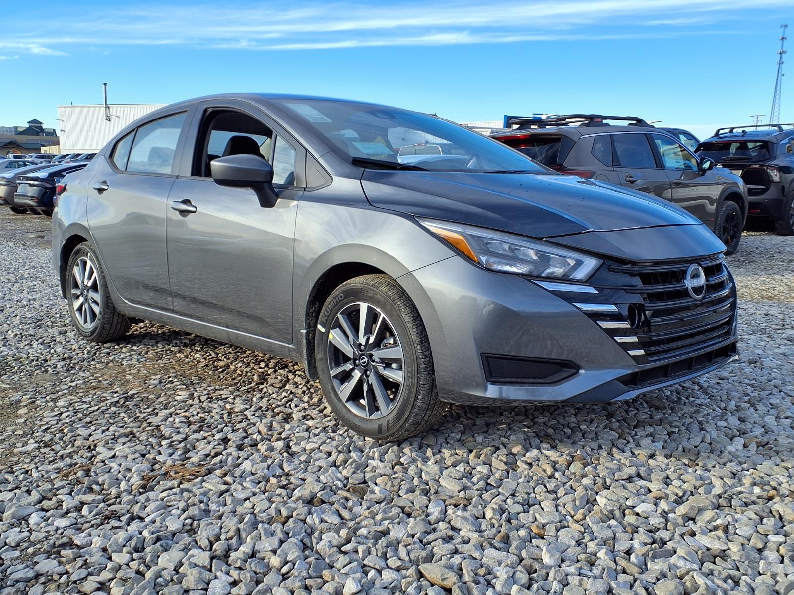 2025 Nissan Versa 1.6 SV CVT's photo