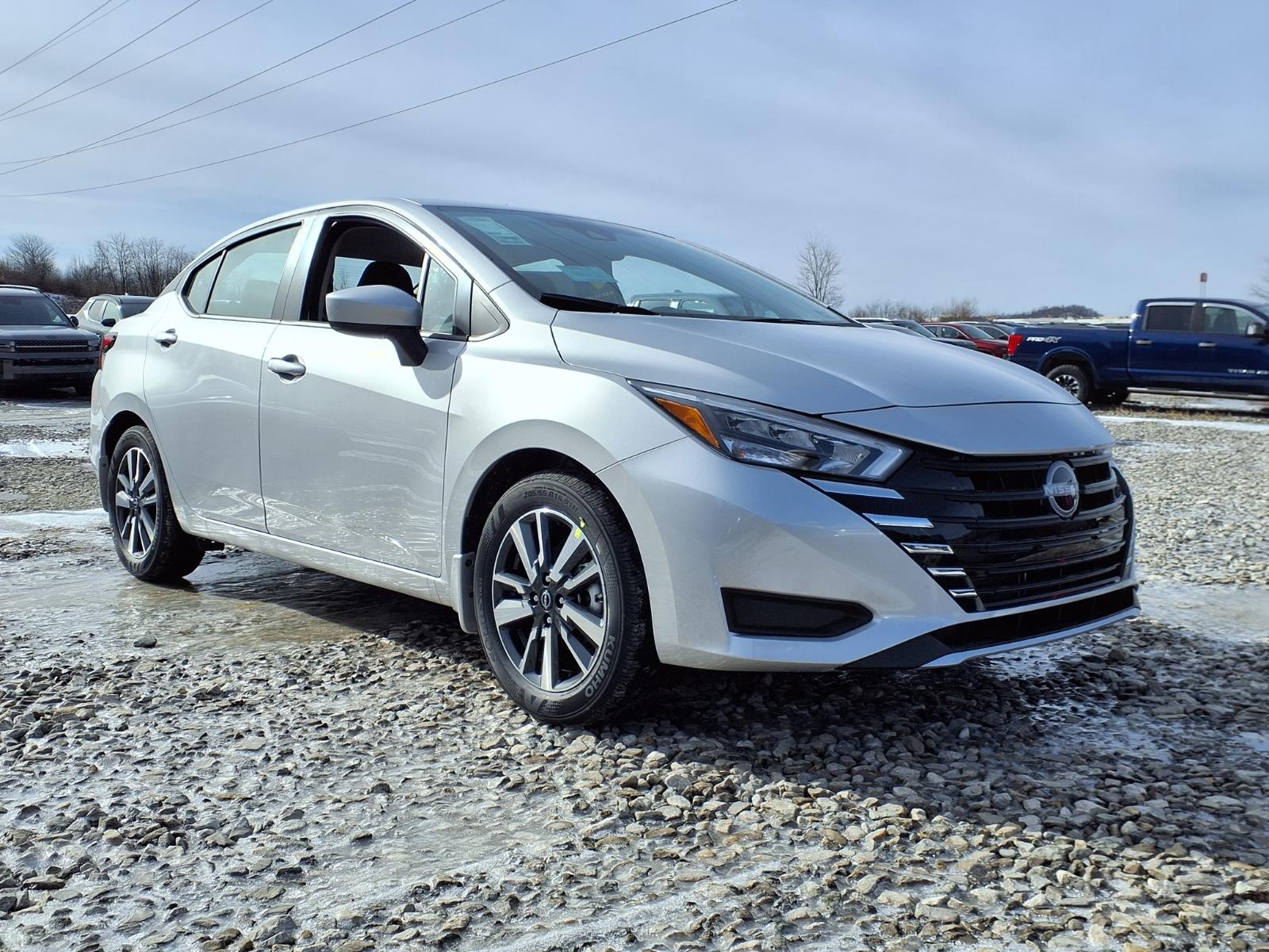 2025 Nissan Versa 1.6 SV CVT's photo