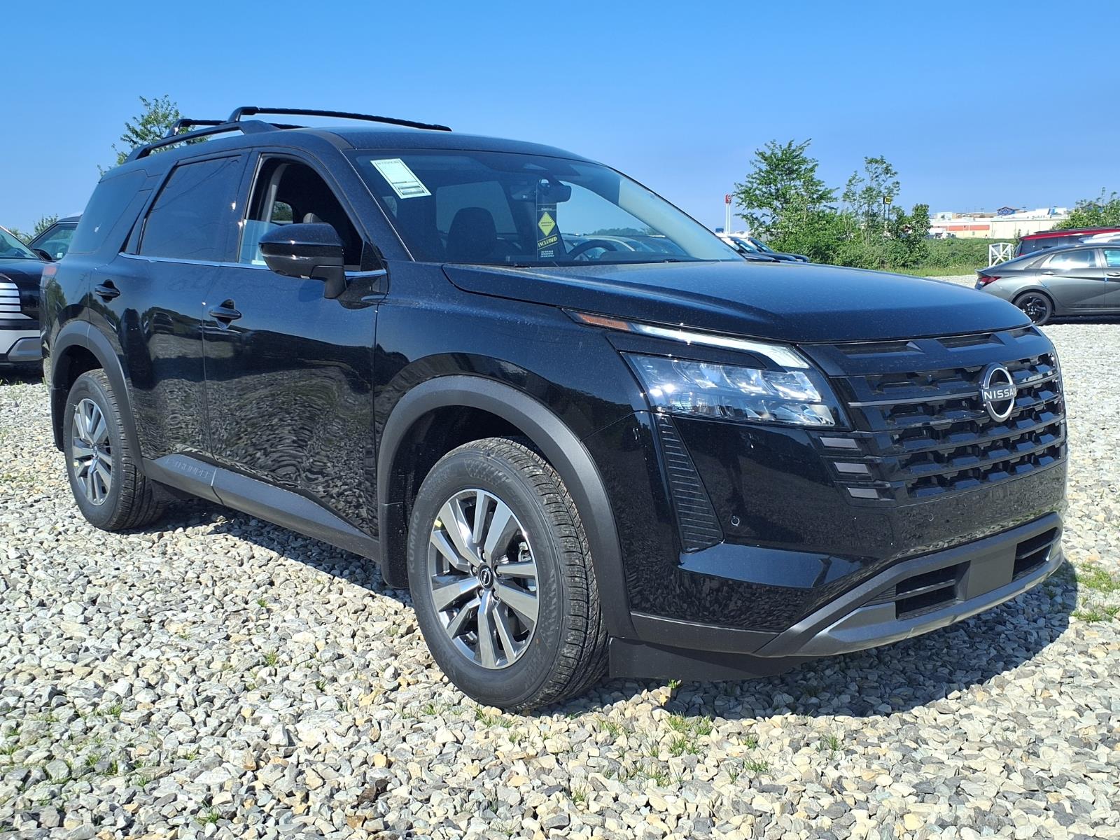 2026 Nissan Pathfinder SL 4WD's photo