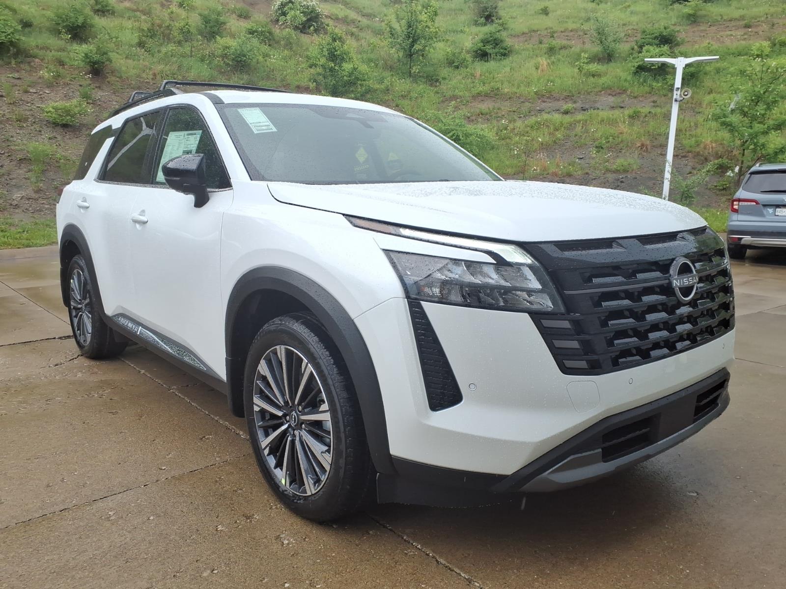 2026 Nissan Pathfinder Platinum 4WD's photo