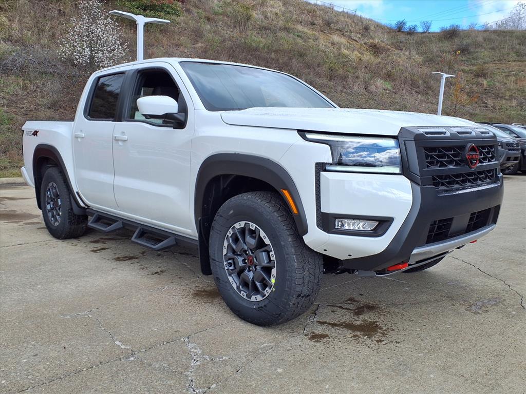 2026 Nissan Frontier PRO-4X's photo