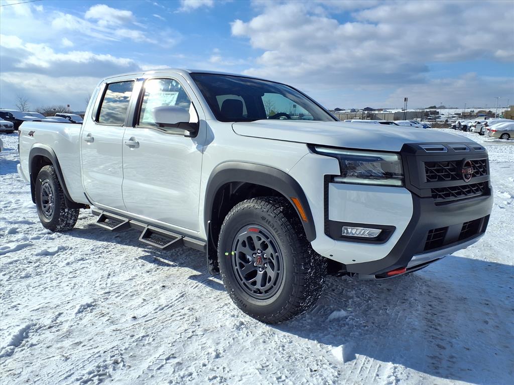 2026 Nissan Frontier PRO-4X's photo