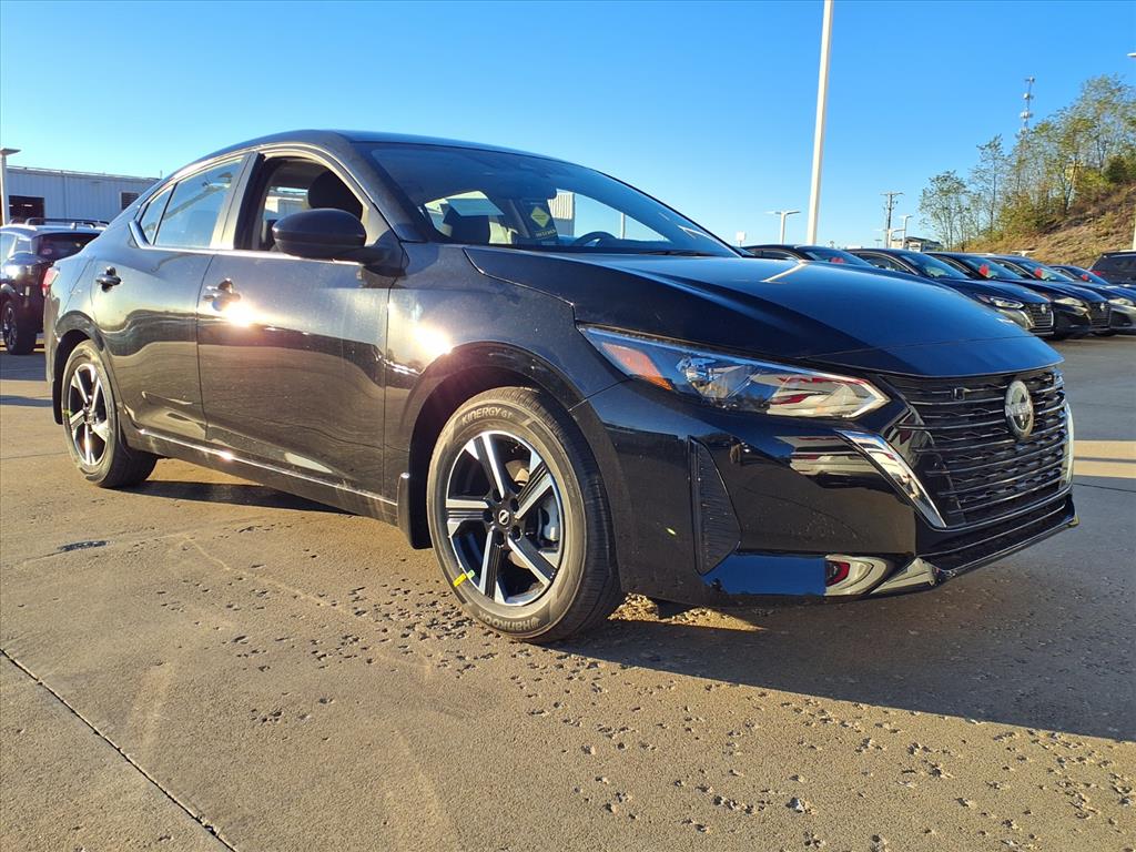 2025 Nissan Sentra SV's photo