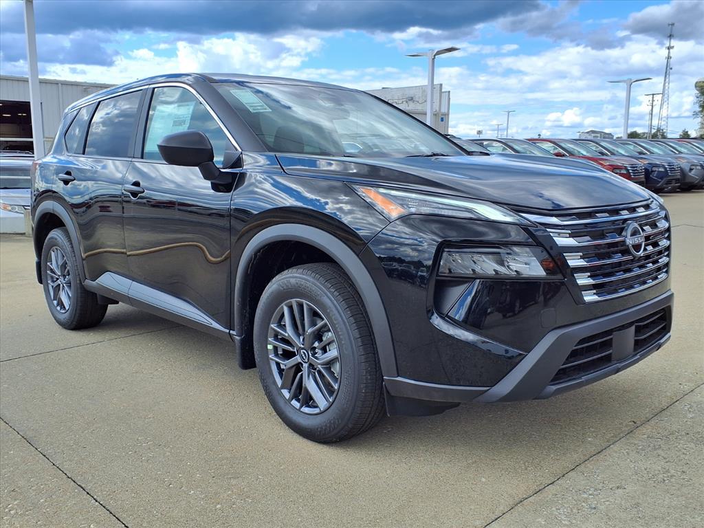 2026 Nissan Rogue S's photo