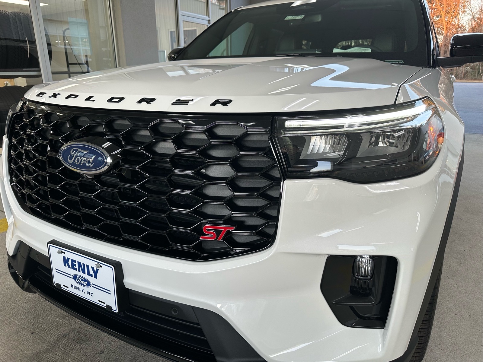 Star White Metallic Tri-Coat (az) 2026 Ford Explorer ST RWD SUV / Crossover Rear-Wheel Drive Automatic