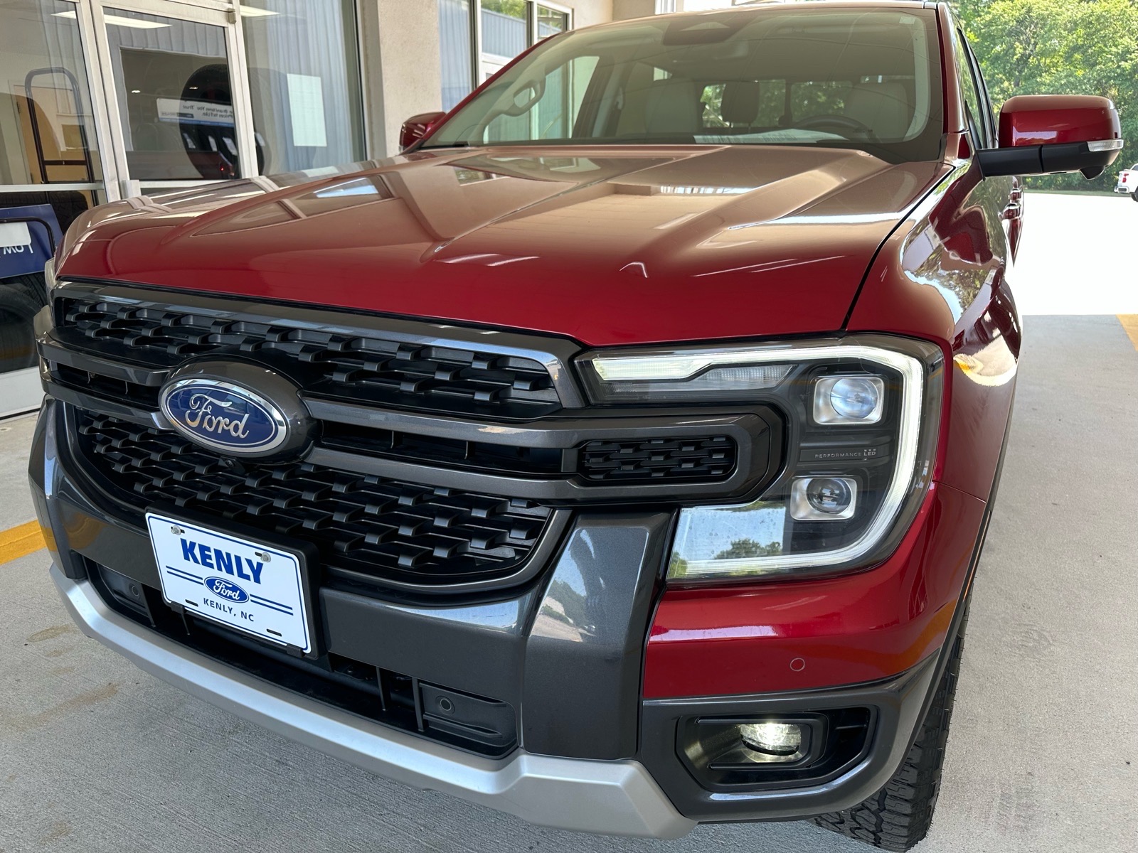 Ruby Red Metallic Tinted Clearcoat (rr) 2025 Ford Ranger Lariat SuperCrew 4WD Pickup Truck Four-Wheel Drive Automatic