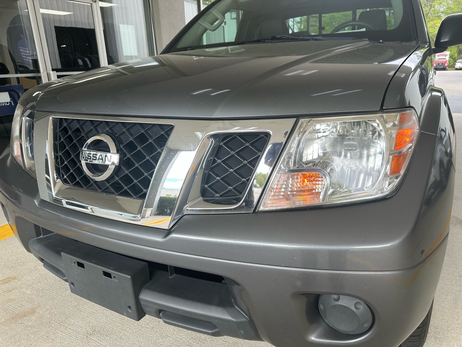 Gray (Gun Metallic) 2017 Nissan Frontier SV King Cab Pickup Truck 4X2 5-Speed Automatic