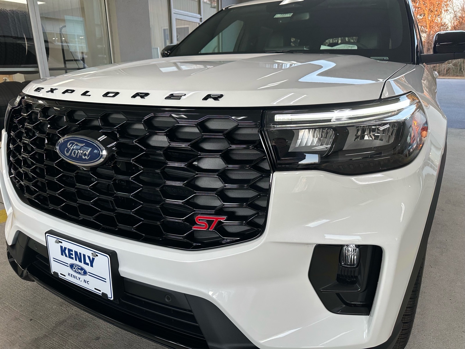 View vehicle photo 2