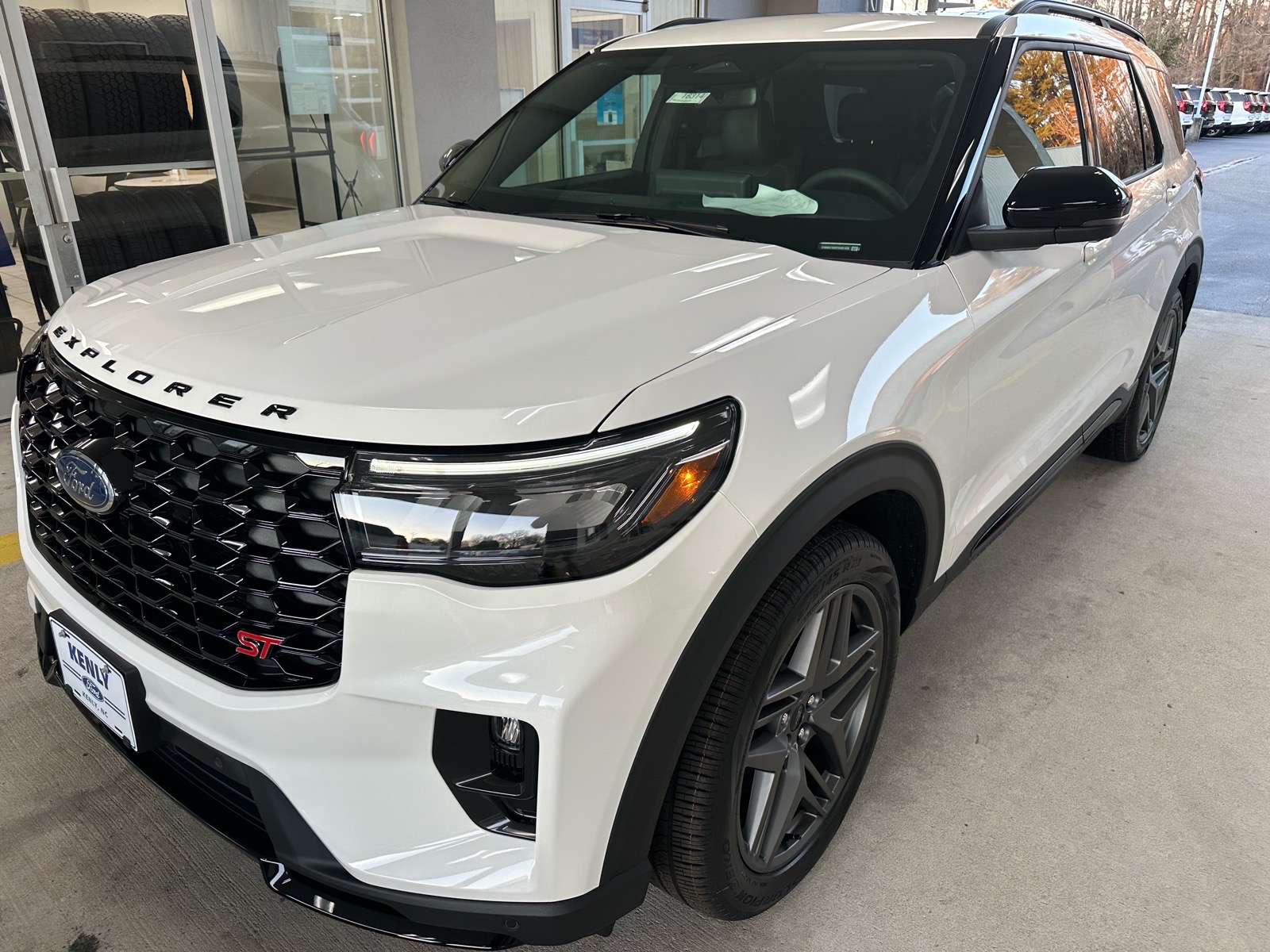 View vehicle photo 3