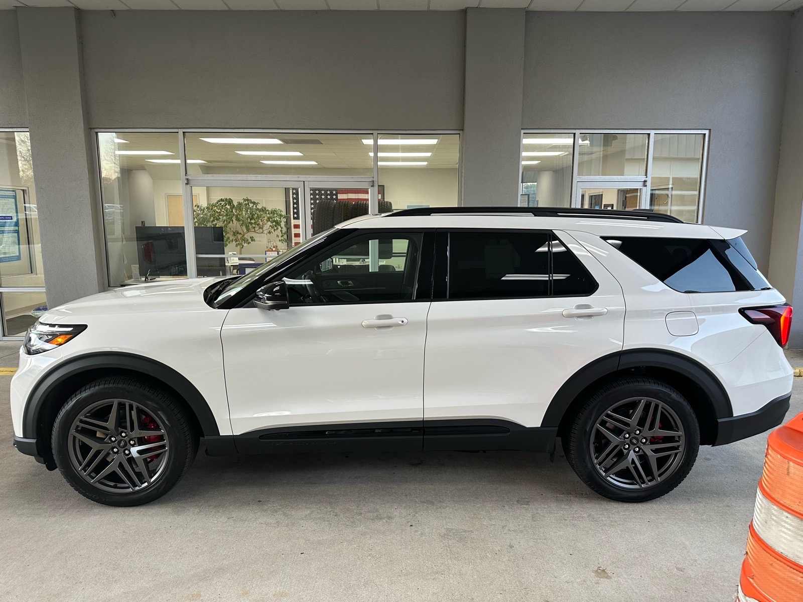 View vehicle photo 4