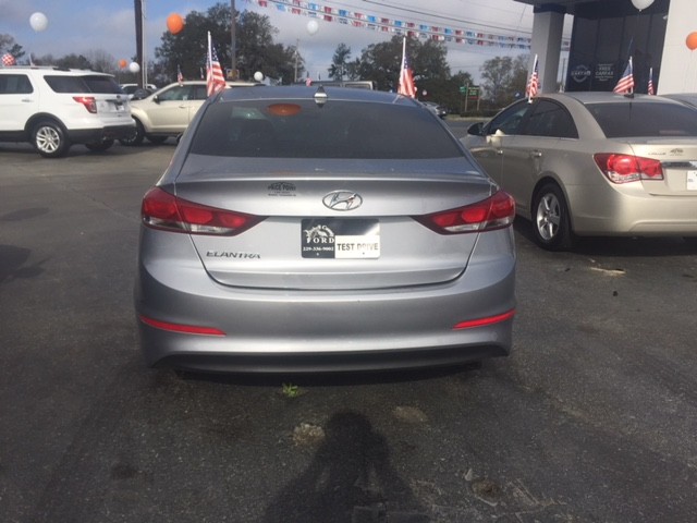 Preowned 2017 HYUNDAI Elantra SE for sale by Price Point Car Sales in Thomasville, GA