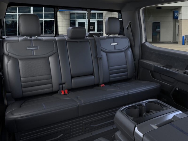 2025 Ford F-150 Platinum:59400