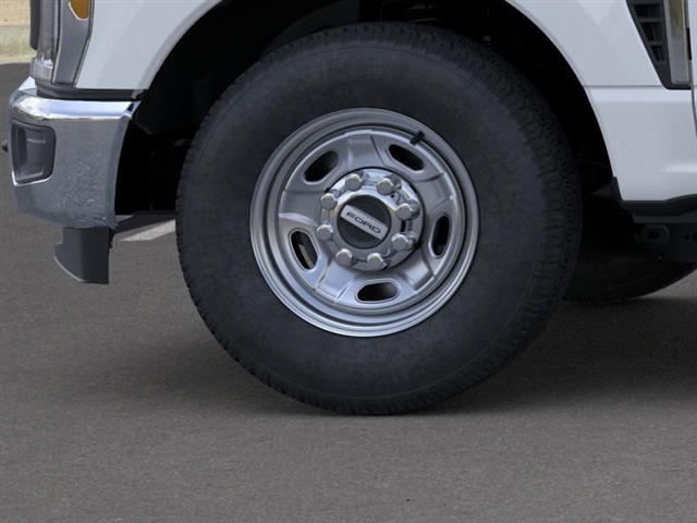 2026 Ford F-350 Super Duty XL:57890