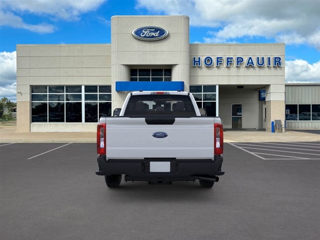 2026 Ford F-350 Super Duty XL:57860