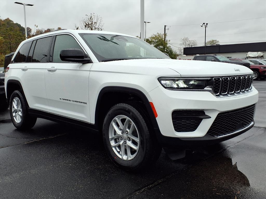 2025 Jeep Grand Cherokee Laredo's photo