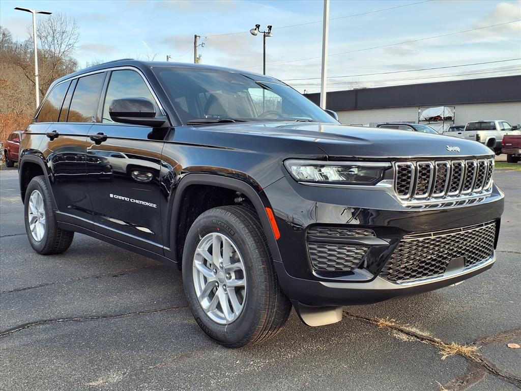 2025 Jeep Grand Cherokee Laredo's photo