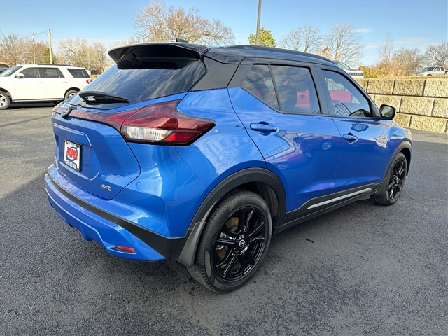 2023 Nissan Kicks SR:64537