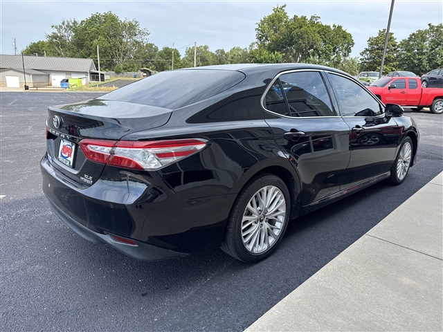 2018 Toyota Camry Hybrid SE:655921