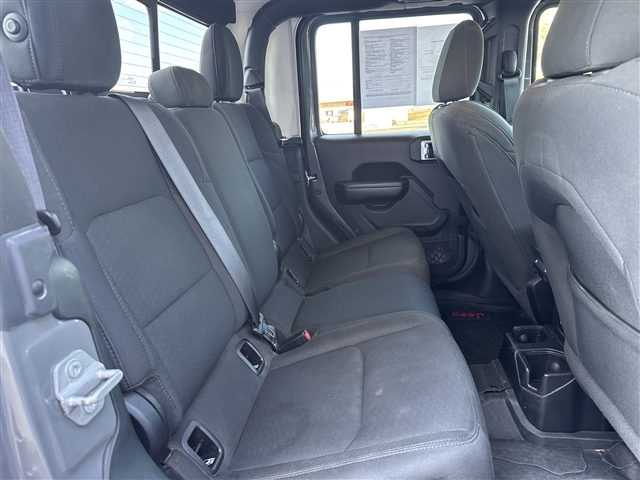 Photo of 2020 Jeep Gladiator Altitude in Joplin, MO - 11,  2020 Jeep Gladiator Altitude:65636