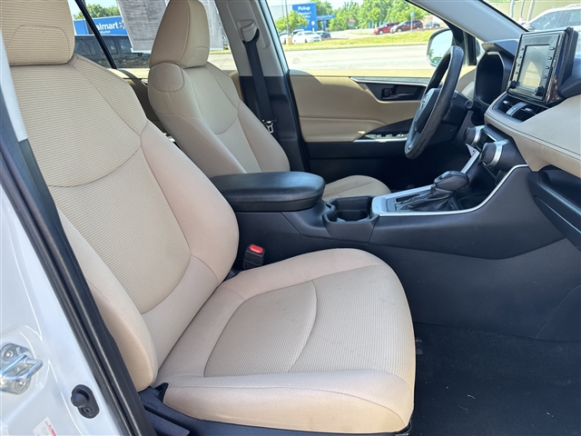 2020 Toyota RAV4 LE:66544