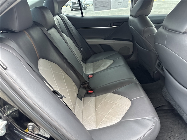 2018 Toyota Camry Hybrid SE:655921
