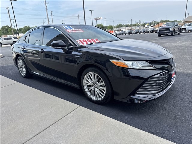 2018 Toyota Camry Hybrid SE:655921