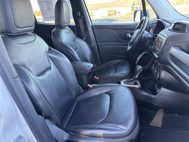 2016 Jeep Renegade Limited:65679