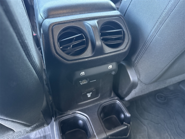 Photo of 2020 Jeep Gladiator Altitude in Joplin, MO - 16,  2020 Jeep Gladiator Altitude:65636