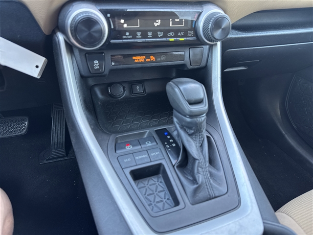 2020 Toyota RAV4 LE:66544