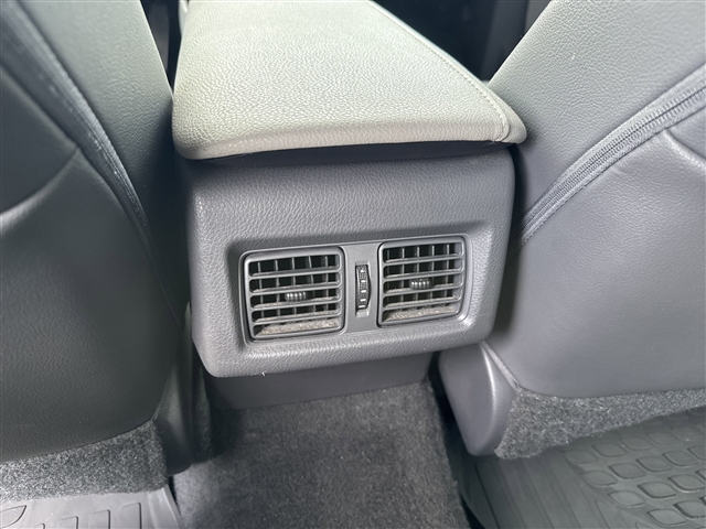 2018 Toyota Camry Hybrid SE:655921