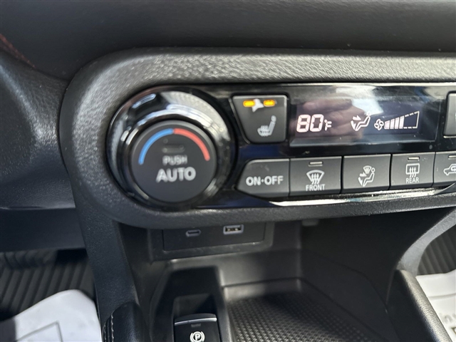 2023 Nissan Kicks SR:64537